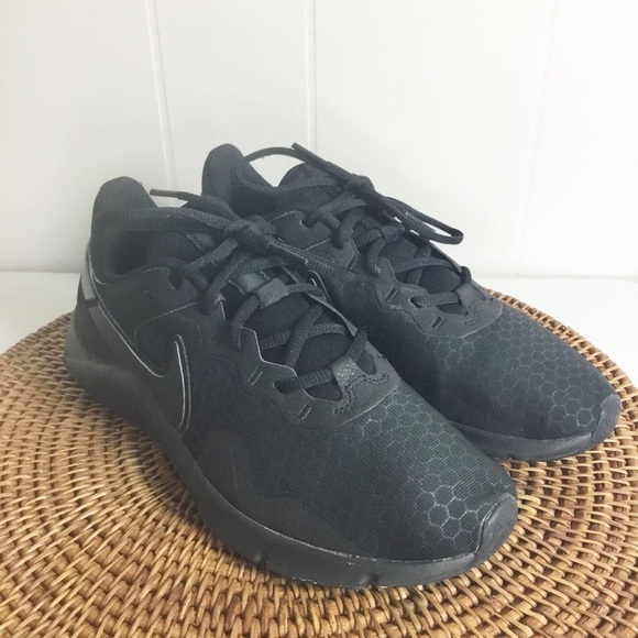 Nike Legend Essential 2 Mens Running Shoes All Black Size 9.5 - Picture 1 of 6